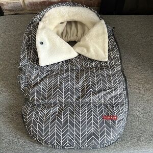 Skip Hope car seat  winter worm